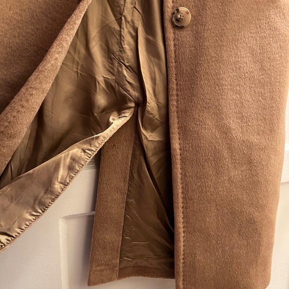 Banana Republic Wool Coat size medium, Fall 2023, women's sizing - Picture 6 of 16